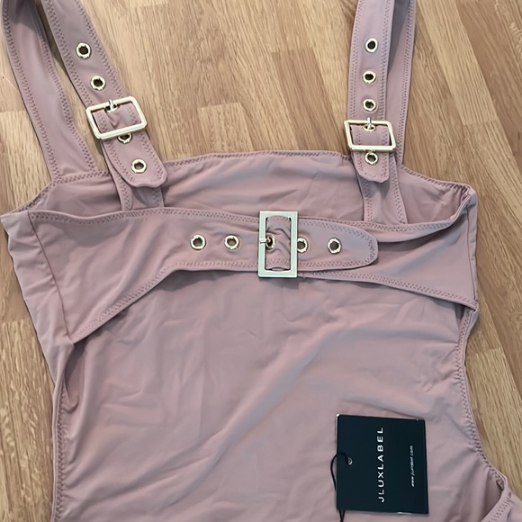JLUX LABEL | Mauve Open Back Buckle Swimsuit Sz S - Picture 4 of 5